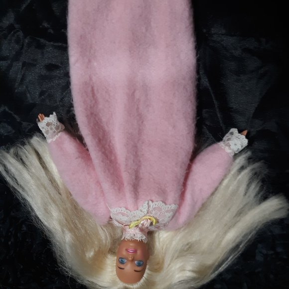 (( Listing # 132 )) 1993 Cloth Barbie (( Vintage )) - Picture 2 of 10